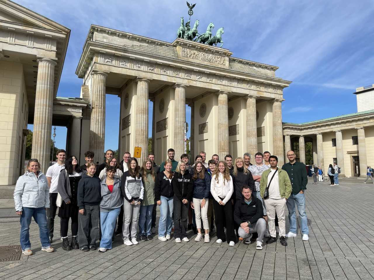 Demokratie hautnah: Schüler des Gymnasiums Nidda bei Schüler- Soldaten- Seminar in Berlin