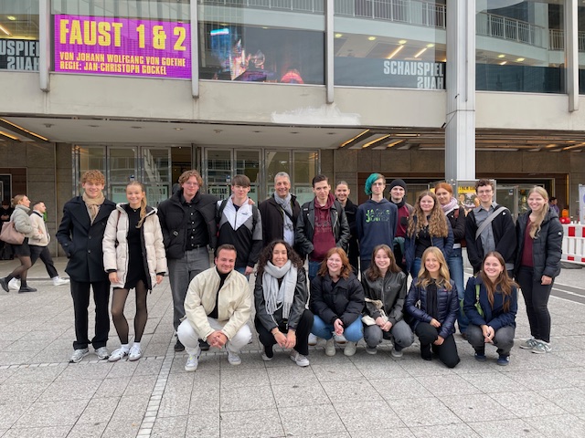 „Faust auf der Bühne“- Gymnasiasten aus Nidda im Schauspiel Frankfurt