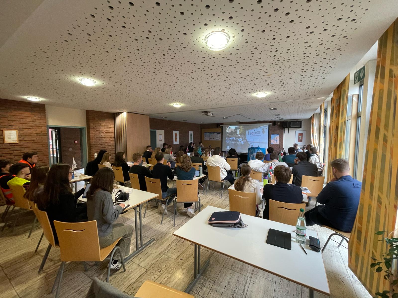 Internationale Sicherheitspolitik „hautnah“: Planspiel des Gymnasiums Nidda